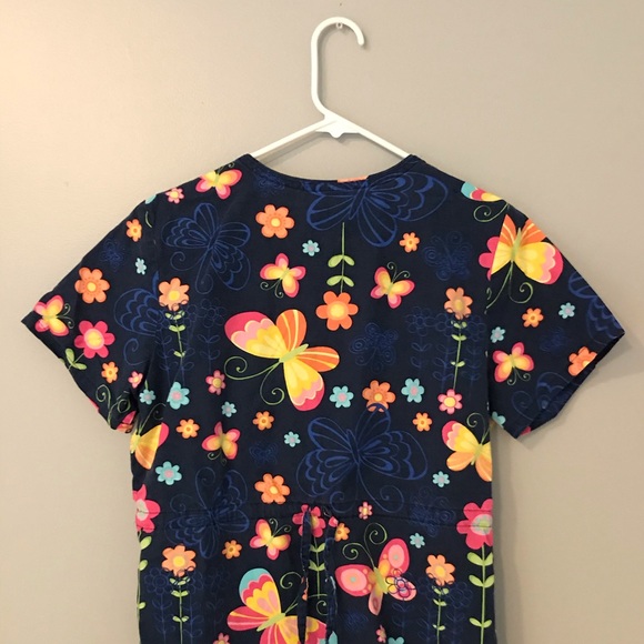 Scrub Top - Picture 3 of 4